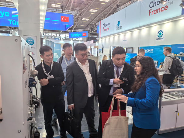 2024德國慕尼黑ifat參展-代表交流1-縮小.jpg 2024德國慕尼黑ifat參展-代表交流1-縮小.jpg