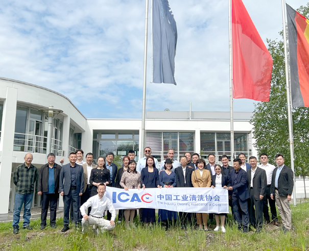 2024德國zilonis交流現(xiàn)場-集體合影-縮小.jpg 2024德國zilonis交流現(xiàn)場-集體合影-縮小.jpg